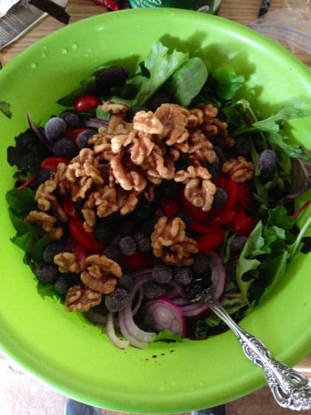 Sweet and Spicy Green Salad with Walnuts