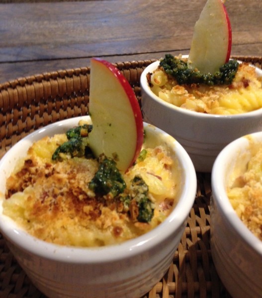 Brie Mac and Cheese with Arugula Walnut Fig Pesto