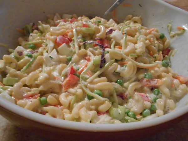 Mann’s Confetti Broccoli Slaw Mac Salad